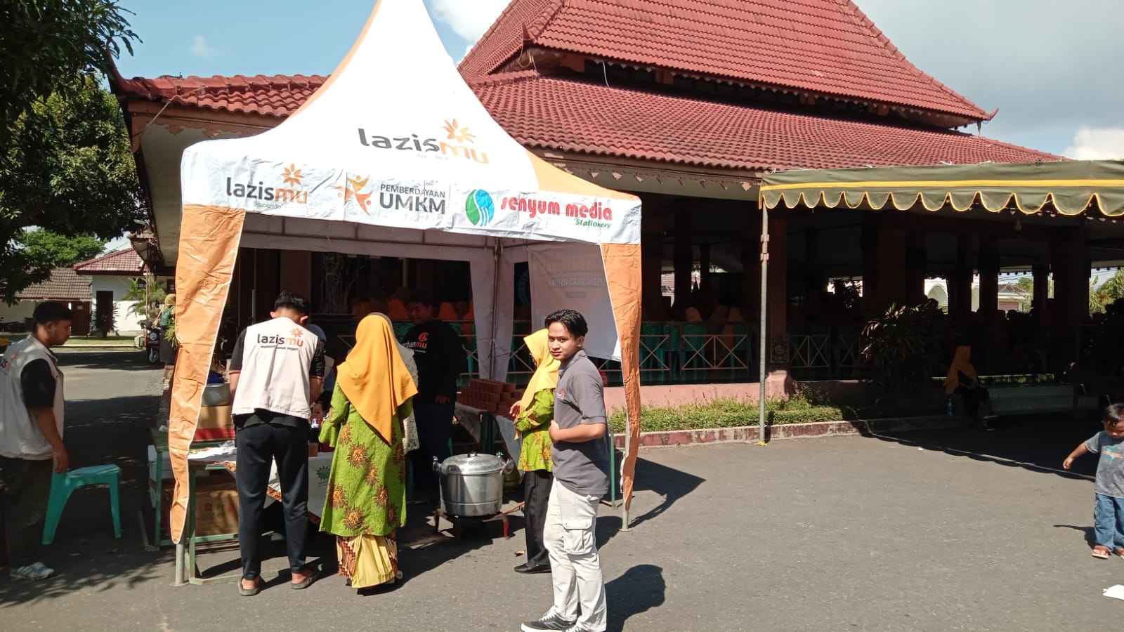 LAZIZMU Situbondo Siapkan 500 Porsi Bakso, Gratis Untuk Peserta Milad "Aisyiyah Ke 109 Tahun